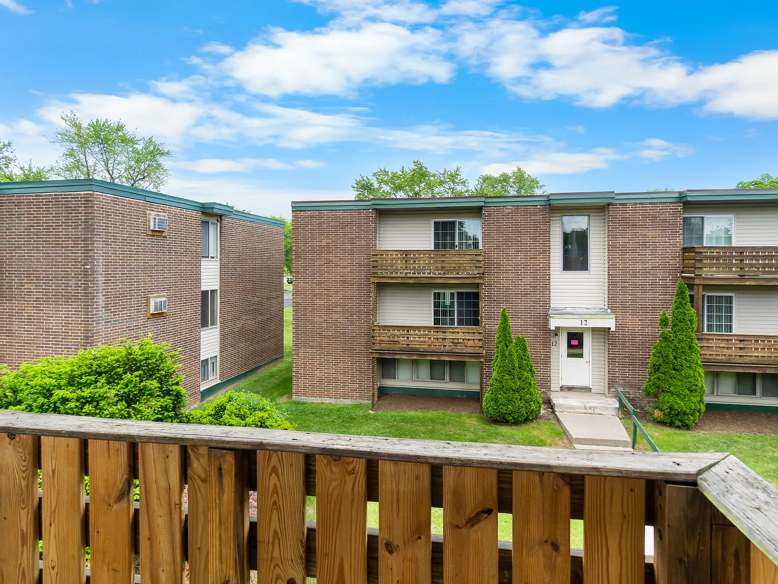 Clay Court Apartments — Photo 3