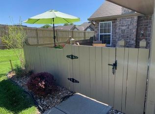 695 NE 65th Ter, Gladstone, MO 64118