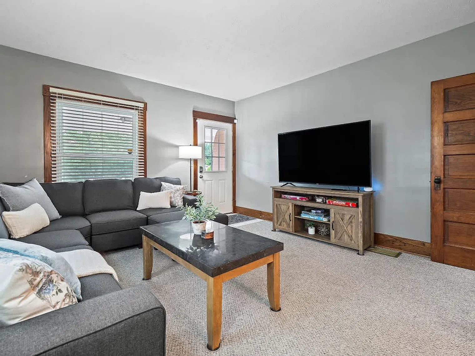 3 bed, 1.0 bath, 1162 sqft, $2,365 — Photo 4