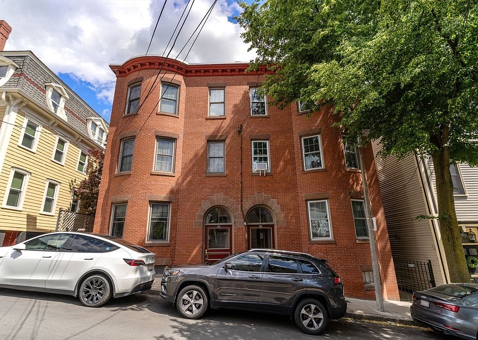1st image of 35 Mead St #3
