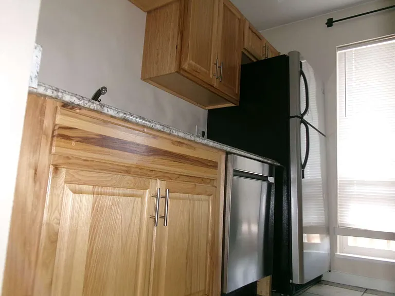 4380 Loomis Ave #C — Photo 7