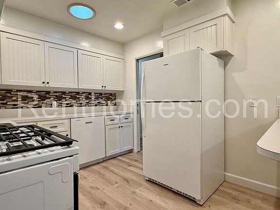 5th image of 631 Colorado Ave