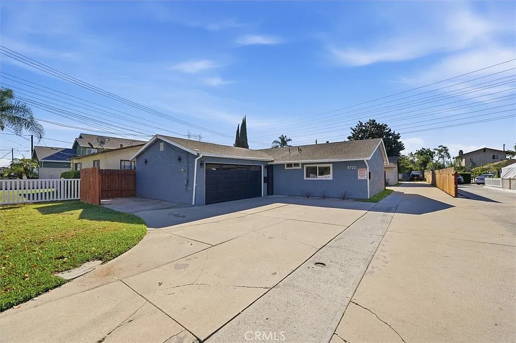 3 bed, 1155 sqft, $3,950 — Photo 3