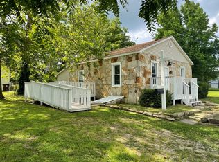 706 S High St, El Dorado Springs, MO 64744