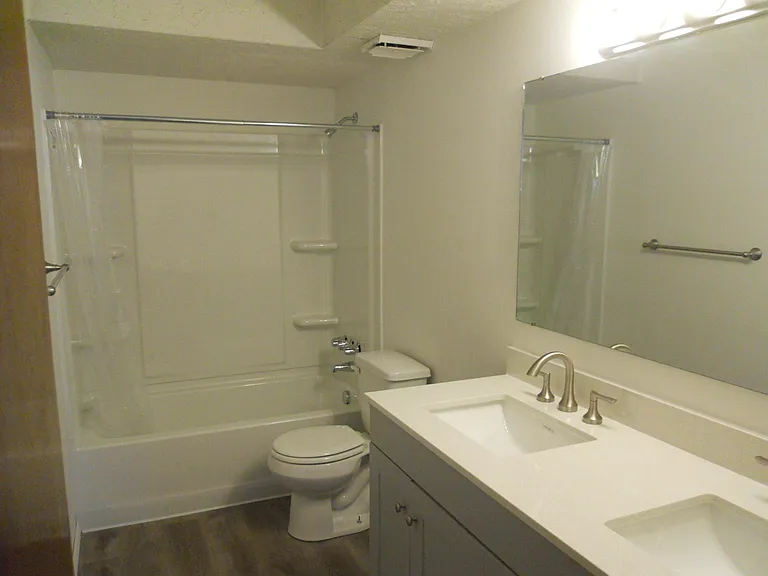 2003 W 27th St #2 — Photo 7