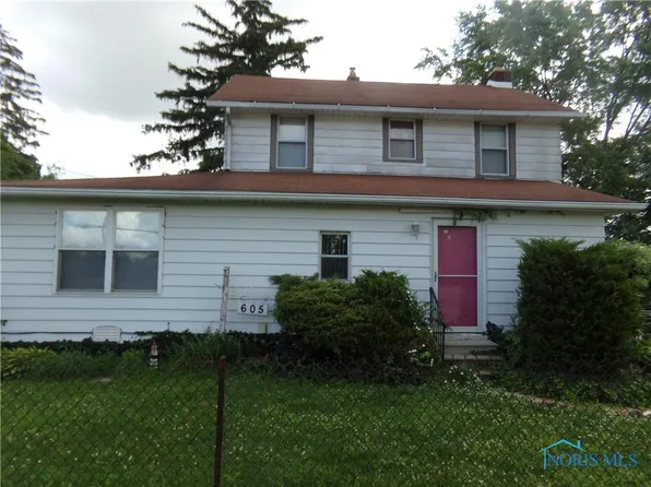 605 Lime City Rd, Rossford, OH 43460