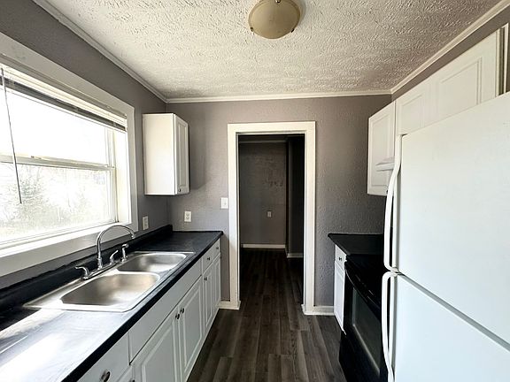 5th image of 3425 N Emerson Ave