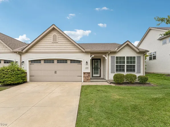 318 Lake Breeze Cv, Eastlake, OH 44095