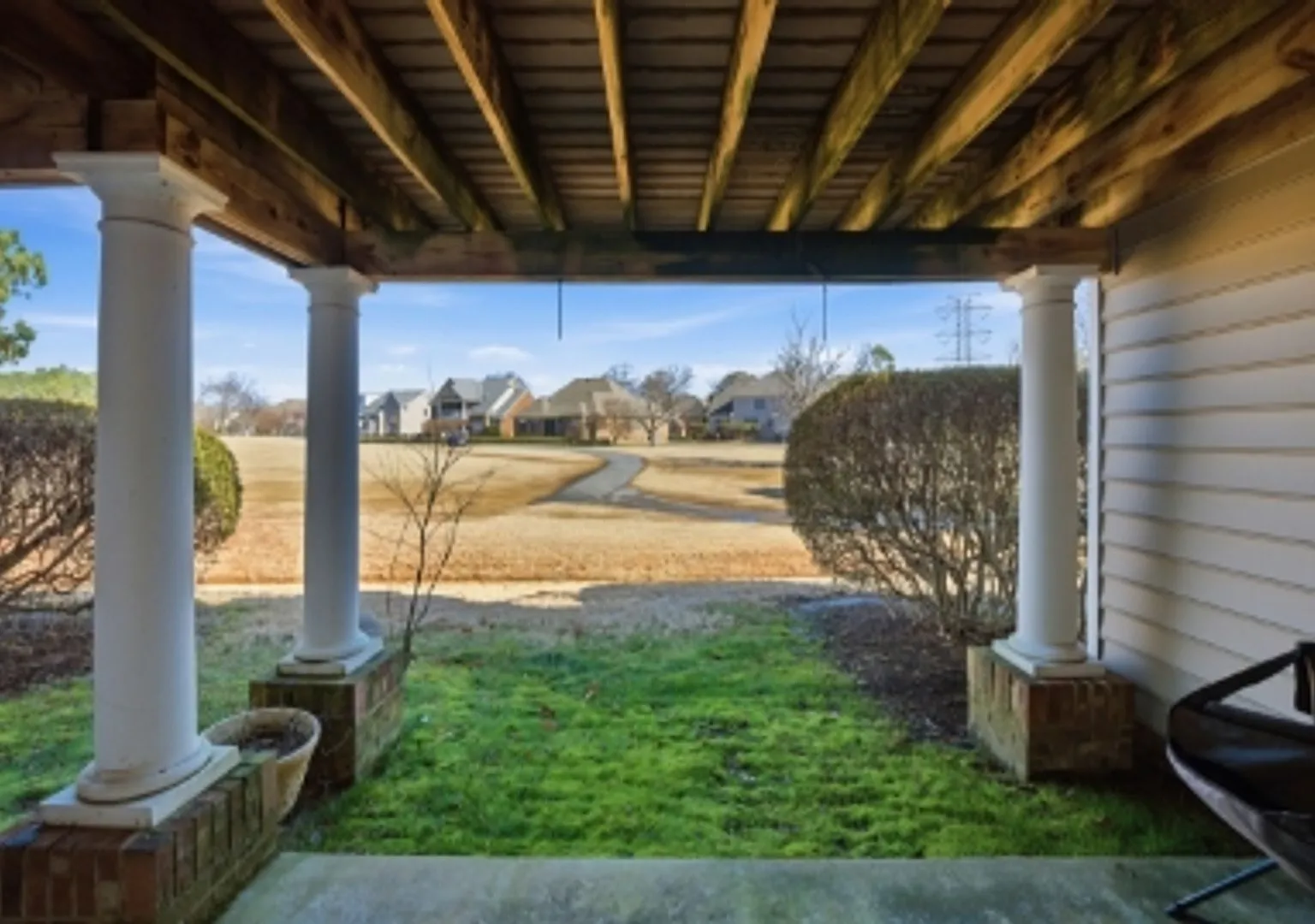 1005 Bay Breeze Drive — Photo 3