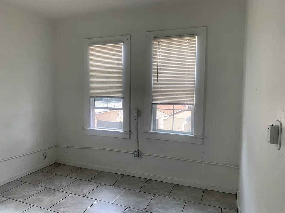 927 Santa Fe Dr #2