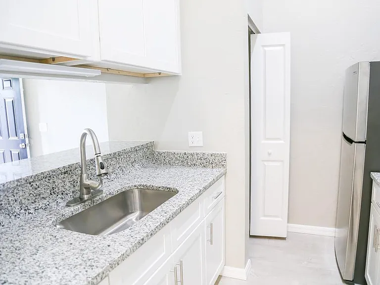 4151 SE 22nd Ave #B — Photo 4