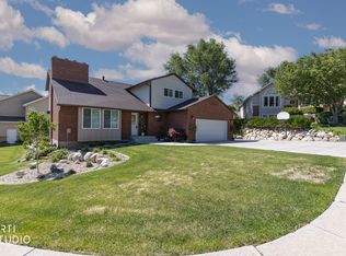 88 W Canyon View Dr, Farmington, UT 84025