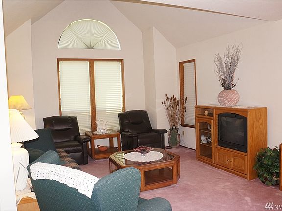 4th image of 8423 64th Ave E