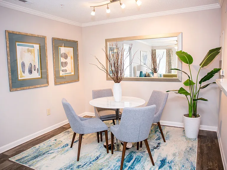 Scarlett Place Apartments — Photo 7