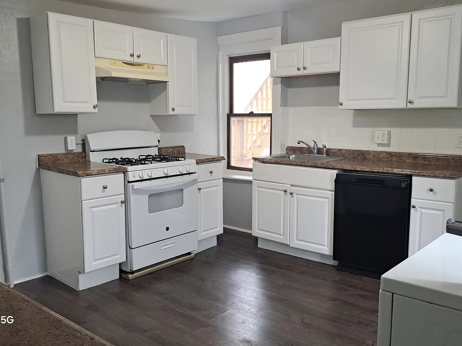 3 bed, 1243 sqft, $2,200 — Photo 1