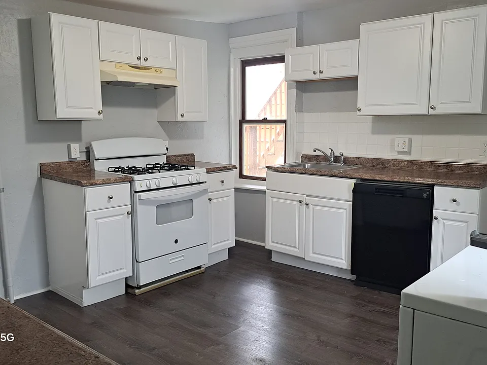 24 Hampden St #2