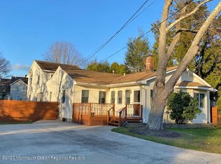 132 Beach Ave, Manahawkin, NJ 08050