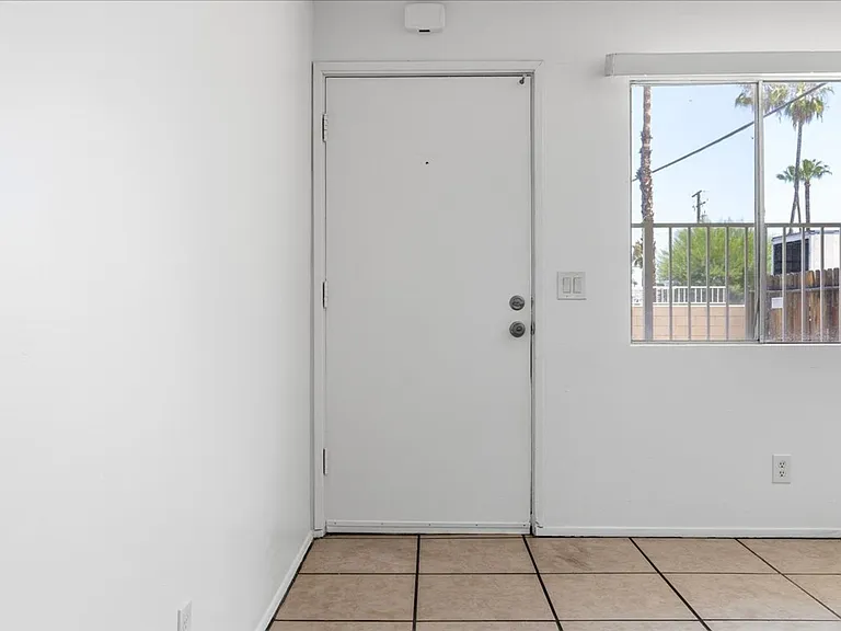511 S. Desert View Drive — Photo 14
