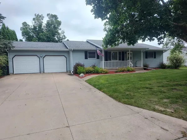 901 E Bluff St, Boscobel, WI 53805