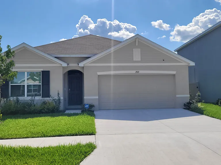 2919 Gardiner Ln — Photo 1