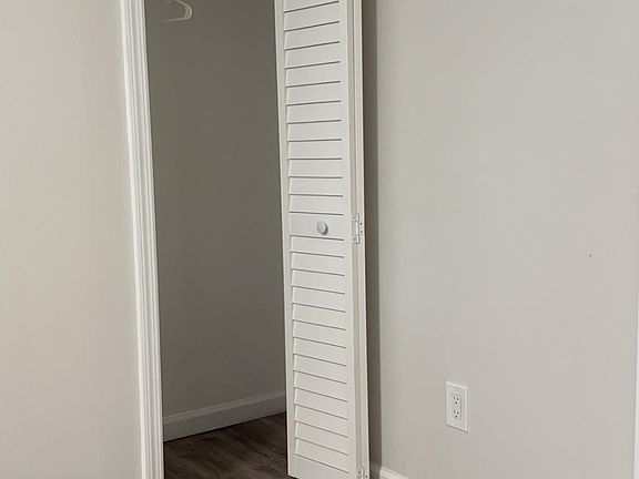 5th image of 68 Rosemary Ln