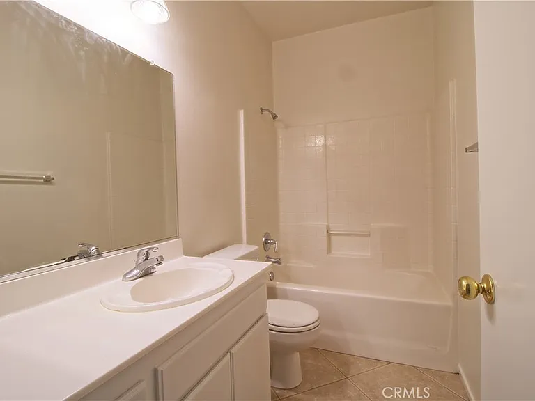 28422 Belleterre Ave — Photo 13