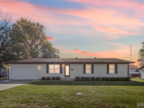 910 W Pine St, Jerseyville, IL 62052