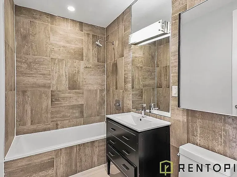 836 Dekalb Ave #3H — Photo 6