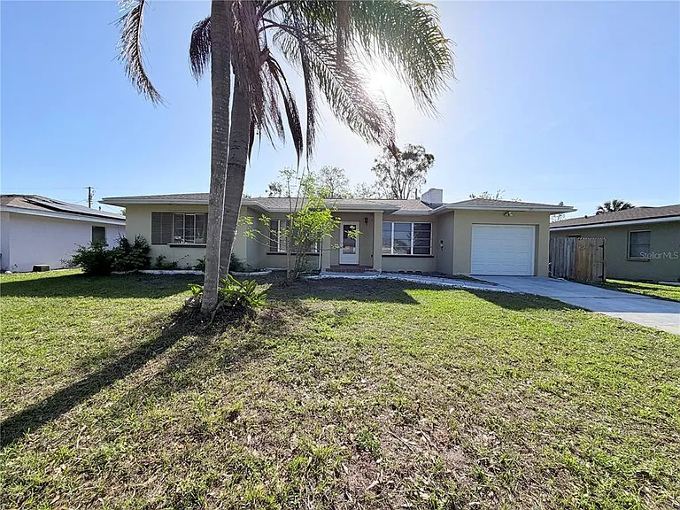 309 Kerry Dr — Photo 1
