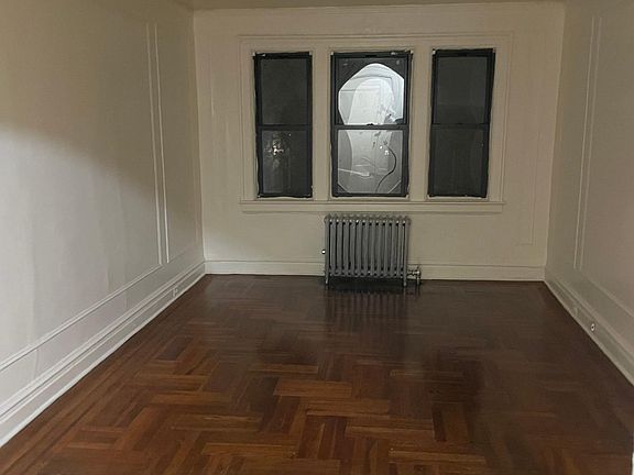 2nd image of 423 Bedford Ave APT 4