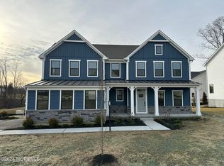 41 Charleston St, Farmingdale, NJ 07727