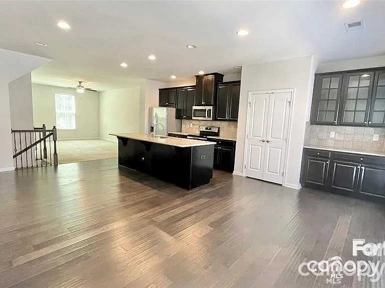 1519 S Church St — Photo 5