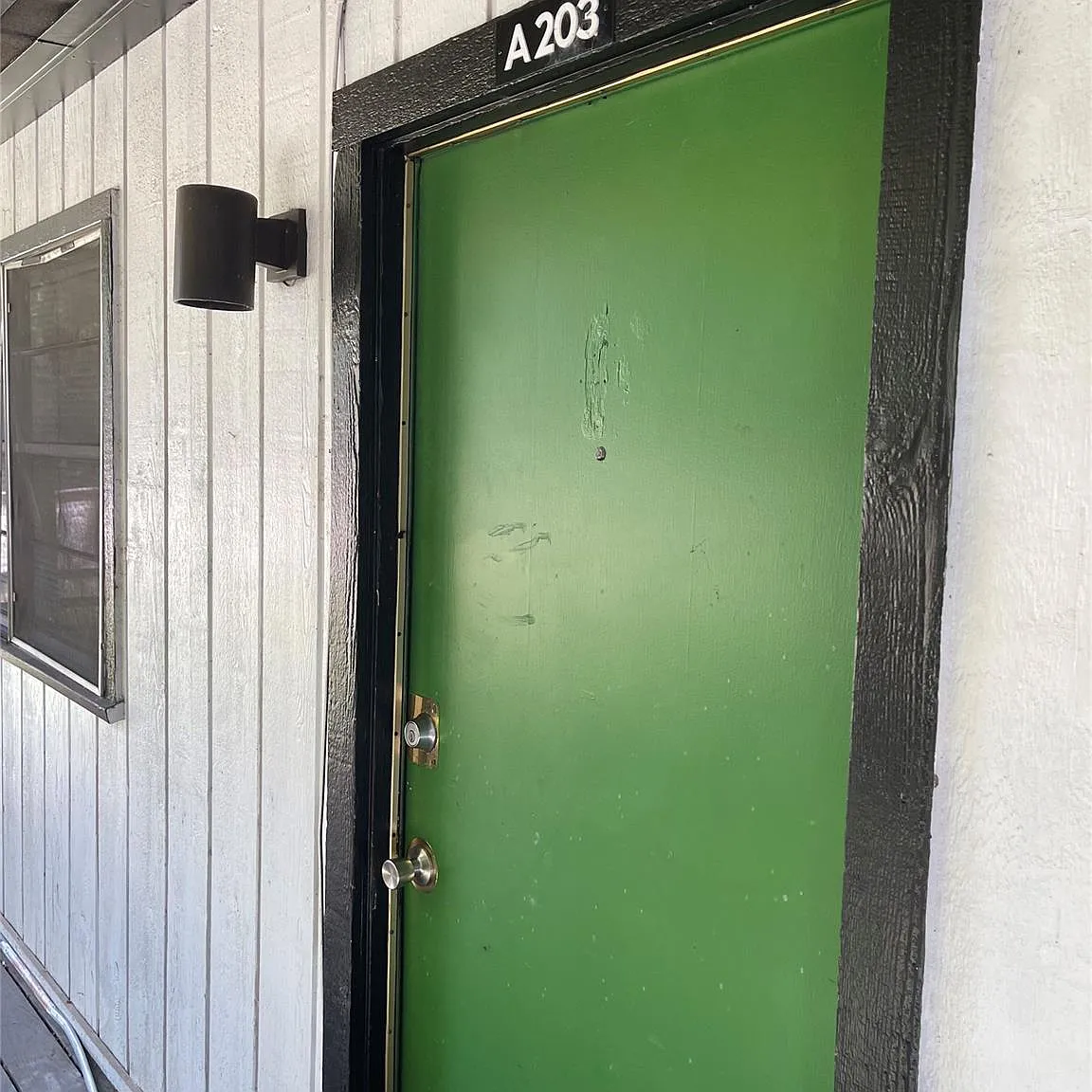 1 bed, 1.0 bath, 420 sqft, $800 — Photo 1