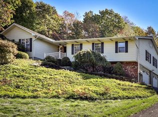 33 Round Hill Rd, Washingtonville, NY 10992