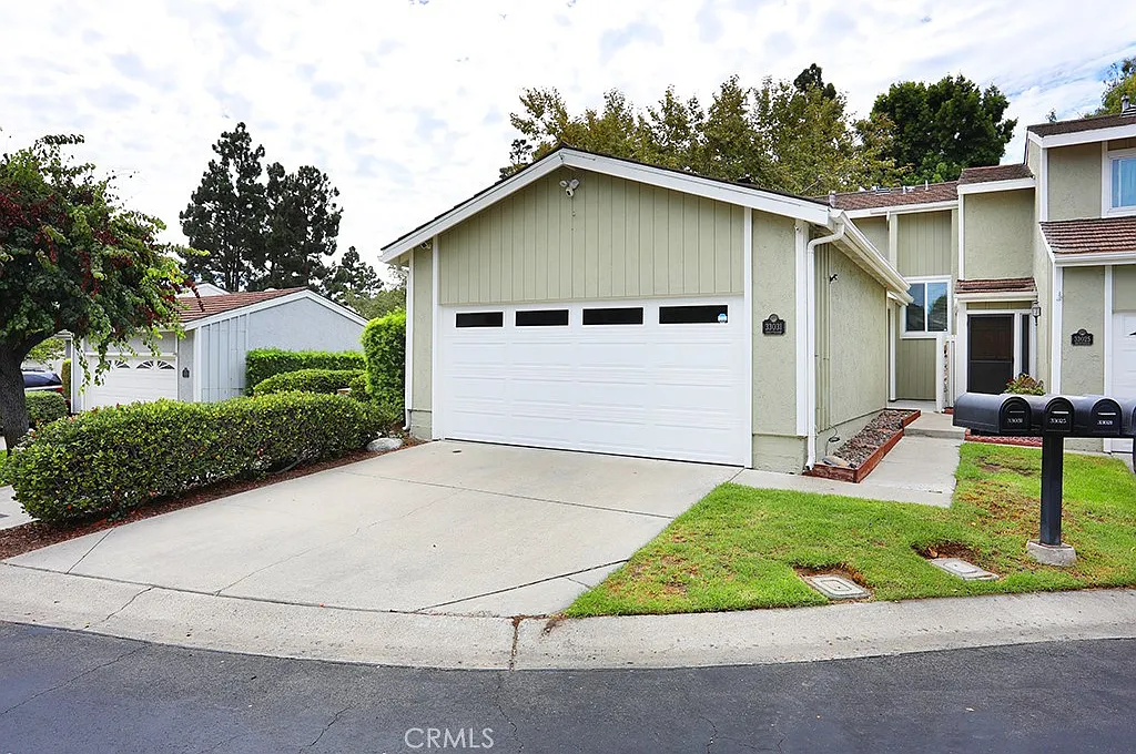 3 bed, 1527 sqft, $5,200 — Photo 1