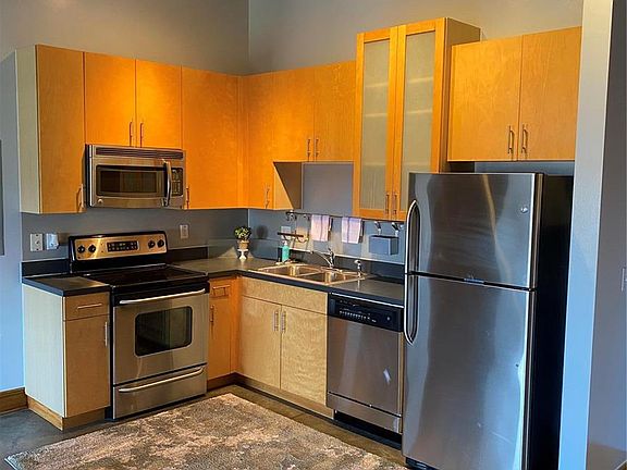 3rd image of 1601 Washington Ave Unit 401