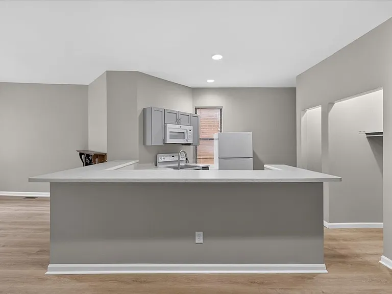 1207 Mackay Pl #1F — Photo 9