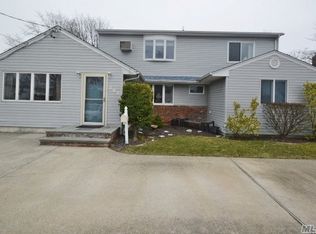 269 W End Ave, Massapequa, NY 11758