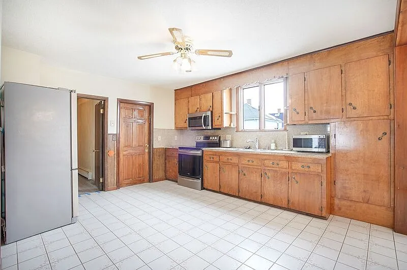4 bed, 2000 sqft, $2,200 — Photo 4