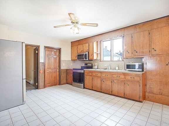 4th image of 13 1/2 Weston St #2