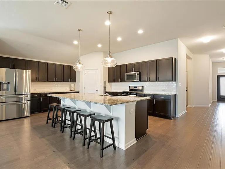 242 Krupp Ave — Photo 15