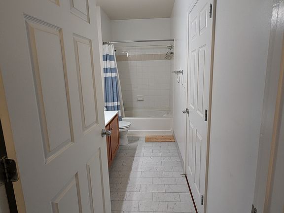 2nd image of 4852 Eisenhower Ave Unit 231