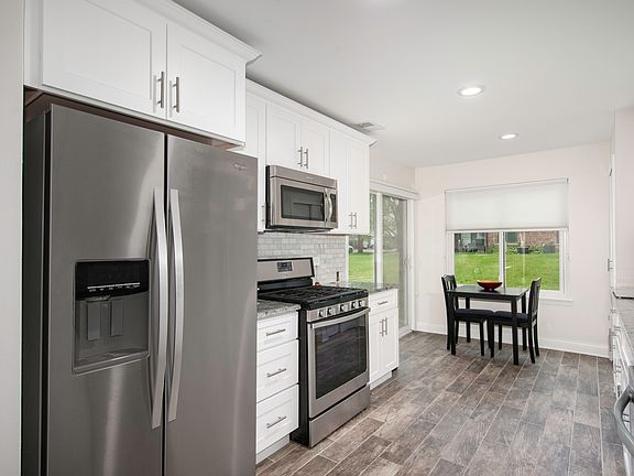 4th image of 9154 W Sandpiper Ct #38