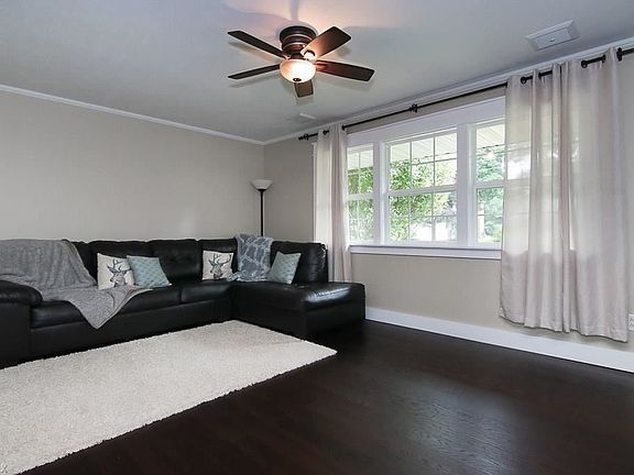 5th image of 4986 Pineview Dr