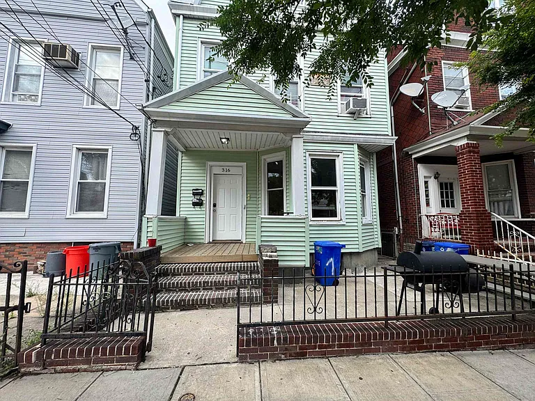 316 21st St #1 — Photo 33