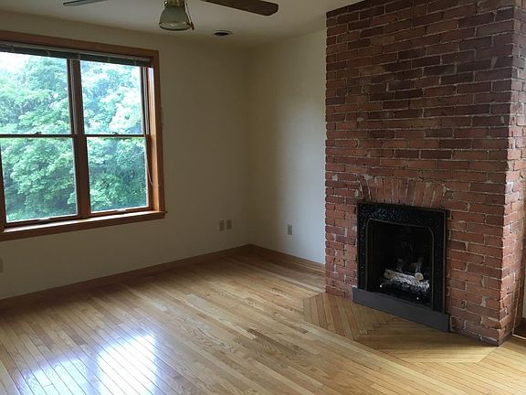 3rd image of 1442 Laclair Ave Floor 2