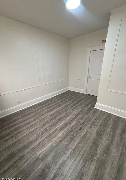 413 Lyons Ave — Photo 6