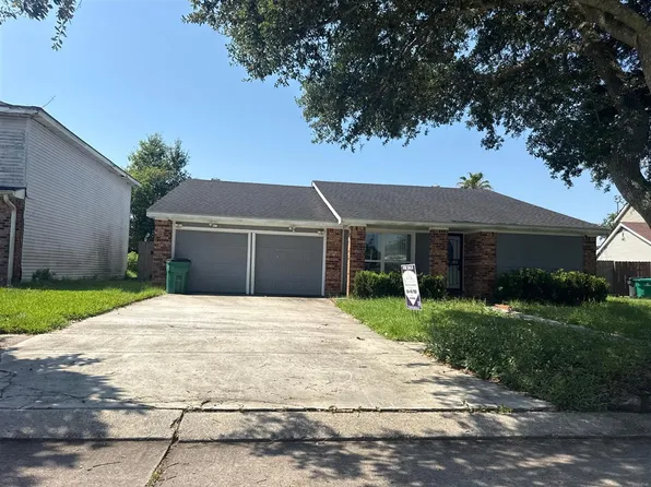 4049 S Chipwood Dr, Harvey, LA 70058