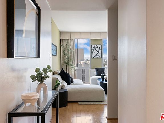 4th image of 800 W 1st St APT 1009