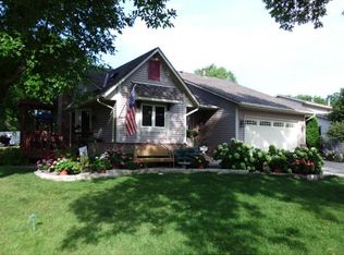 9525 Niagara Ln N, Maple Grove, MN 55369